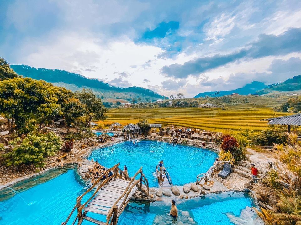 Về Yên Bái, đắm mình trong suối khoáng nóng Trạm Tấu